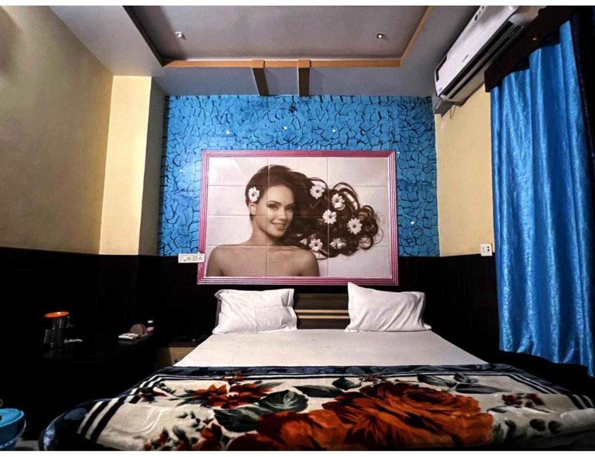 Hotel Preeti,Lalitpur エクステリア 写真