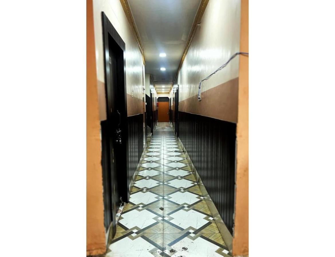 Hotel Preeti,Lalitpur エクステリア 写真