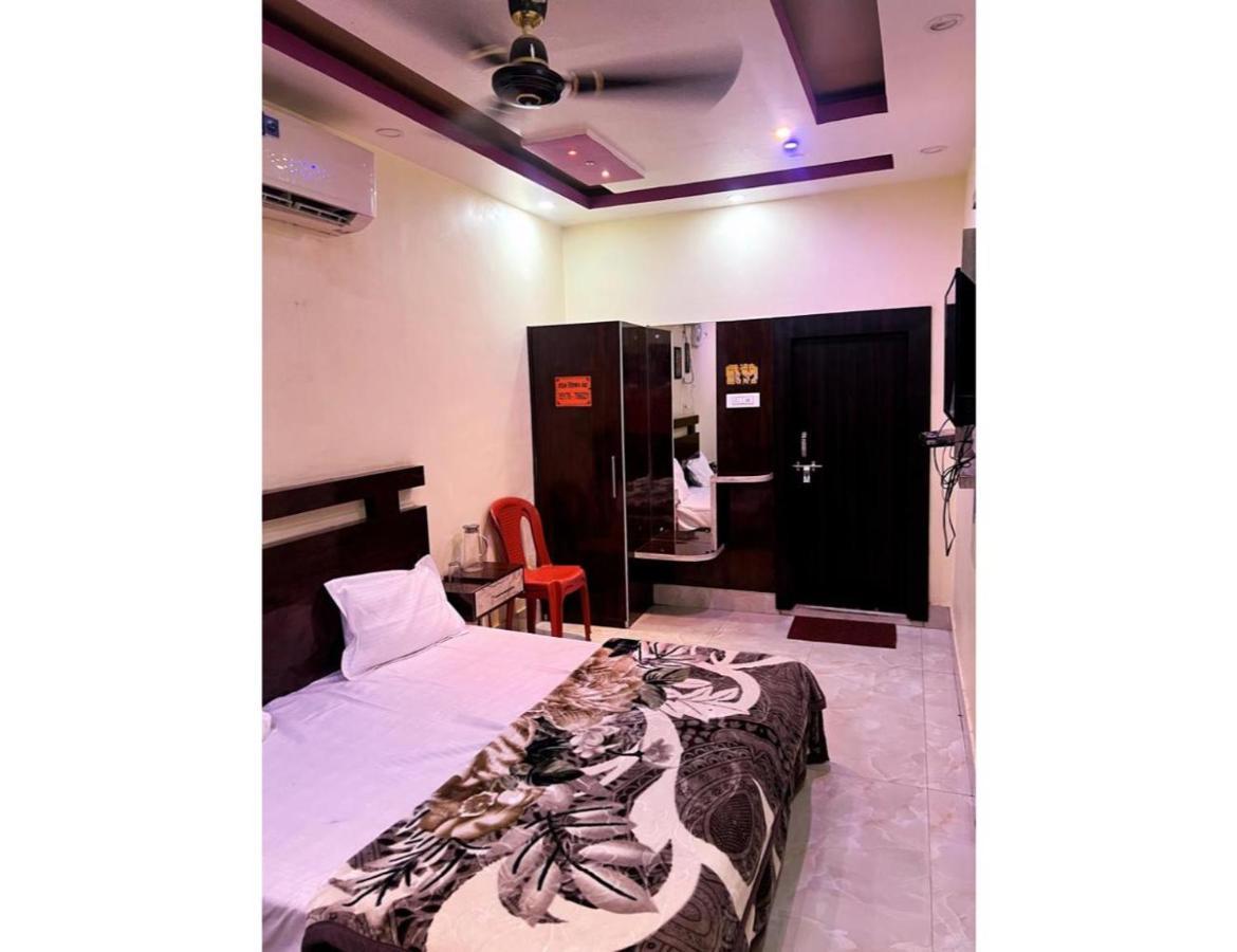 Hotel Preeti,Lalitpur エクステリア 写真