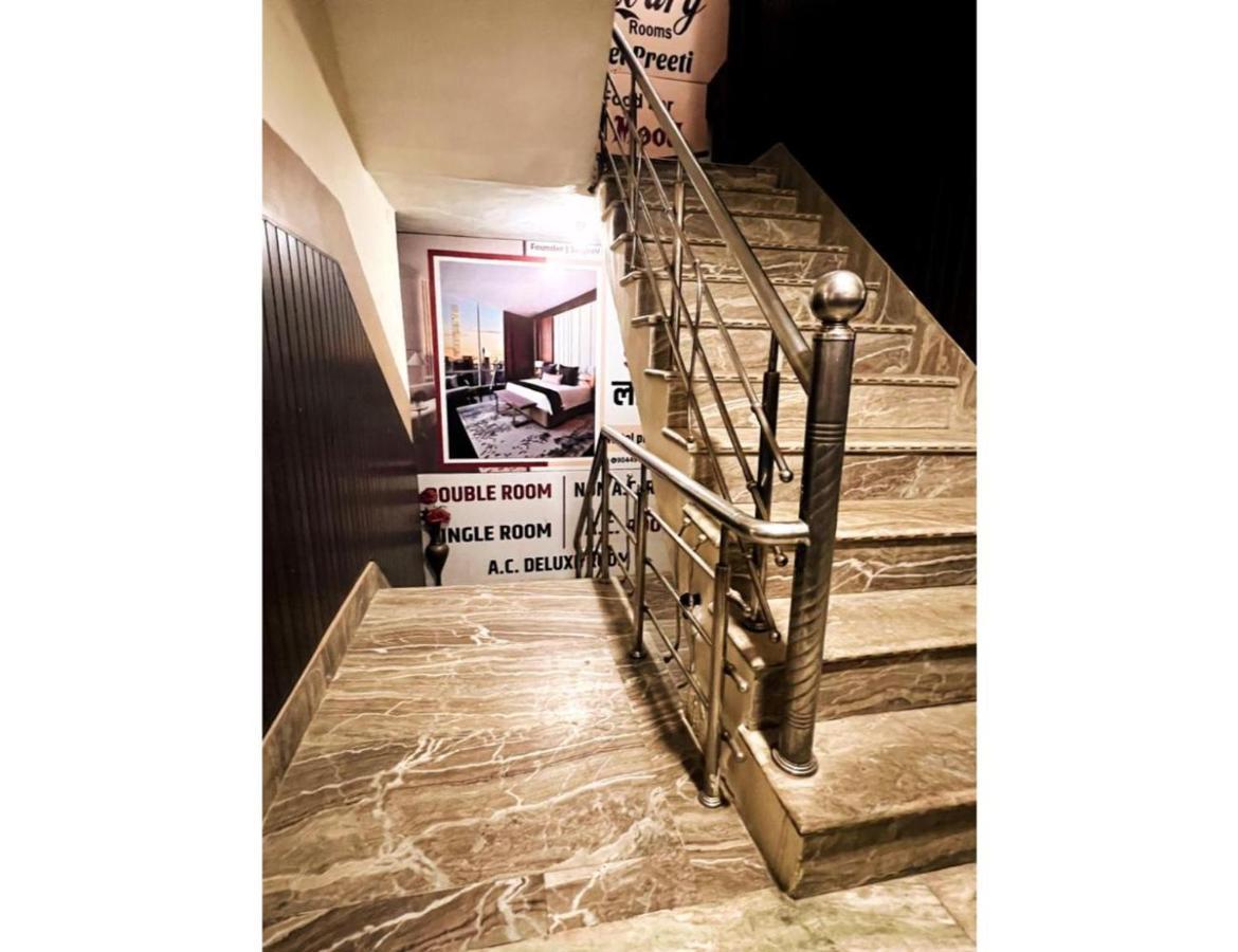 Hotel Preeti,Lalitpur エクステリア 写真